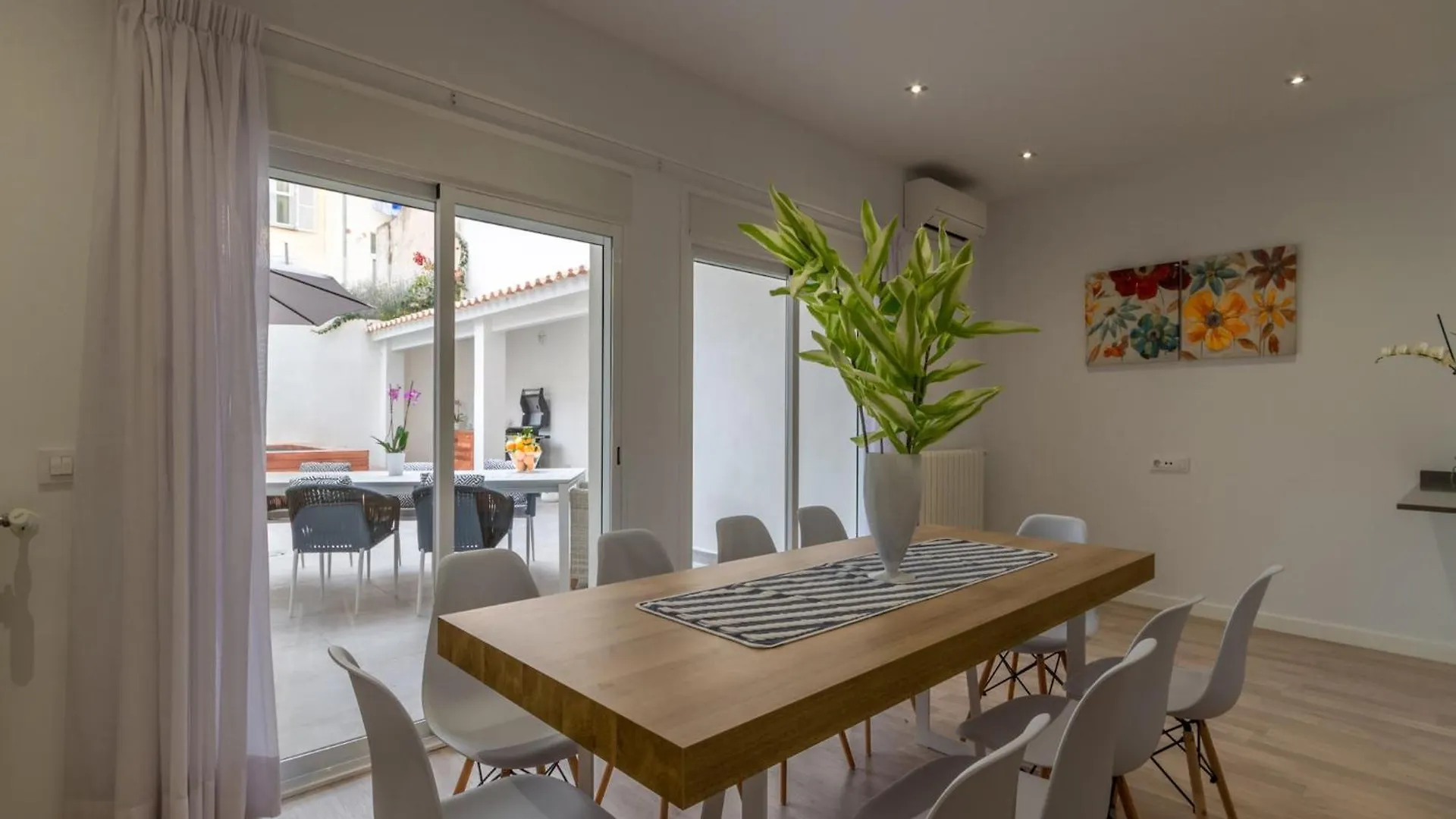 Tastefully-Furnished Villa In Mallorca Пальма-де-Майорка Испания